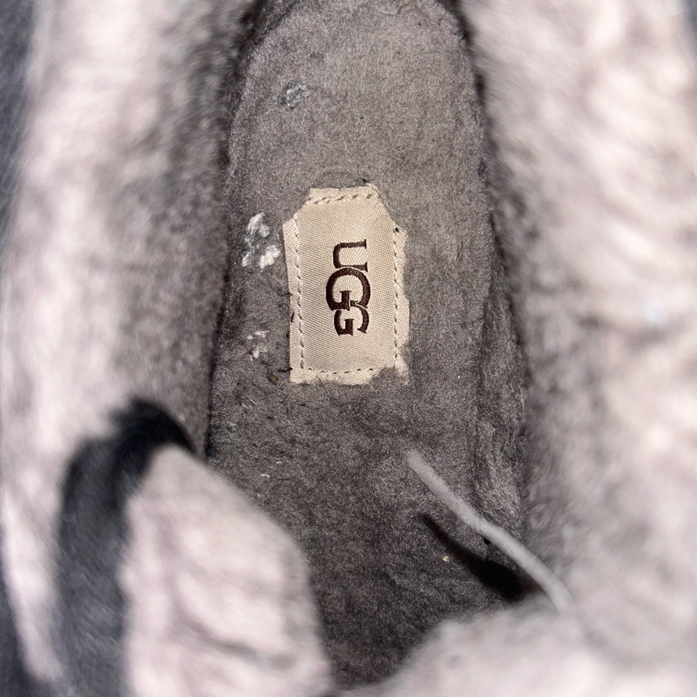 Black Nuemel Uggs